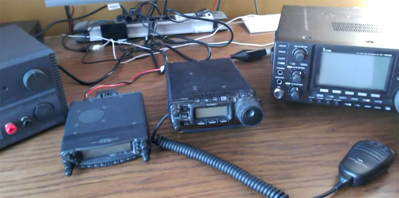 Demonstratievideo praktische proef voorbereiding bij klasse C radioamateur opleiding.