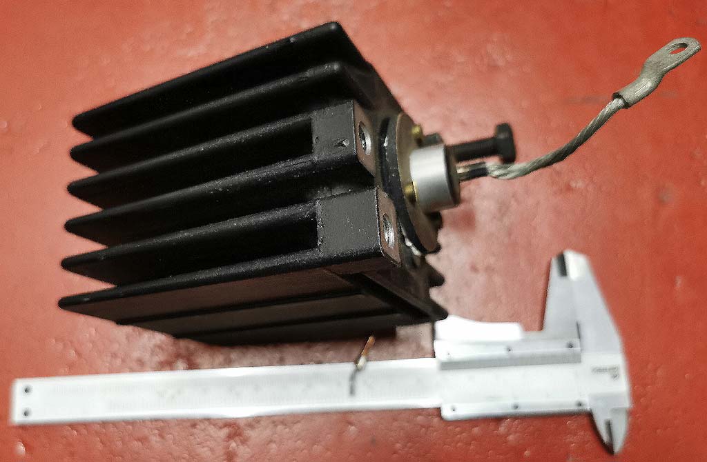 Zware vermogendiode +100 A met koelvin