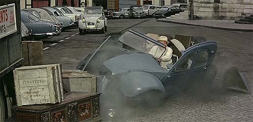 Het grote 2PK accident uit Le Corniau met Bourvil en Louis De Funes